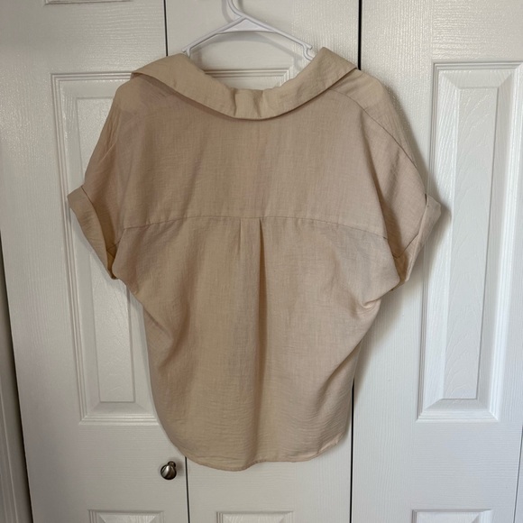 Linen button up - Picture 3 of 3